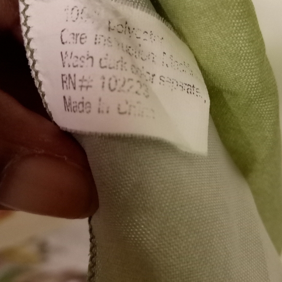 VINTAGE Tablecloth Sheer Floral 3D Magnolias/Marigolds  Embroidery Oblong 106x70 - Picture 7 of 8